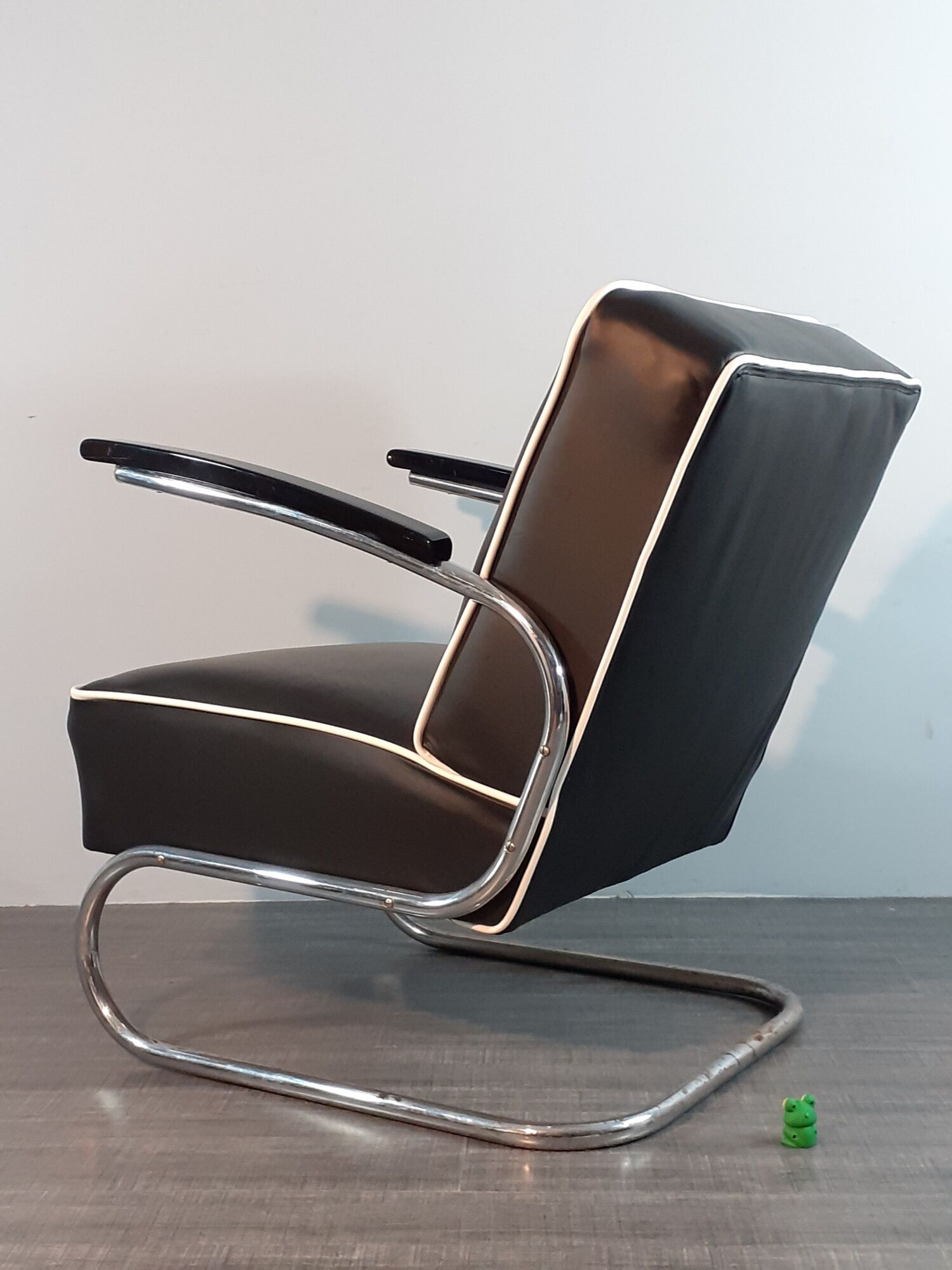 Pair of Bauhaus armchairs by Slezàk, K29 model, Gispen-Thonet 1932 design