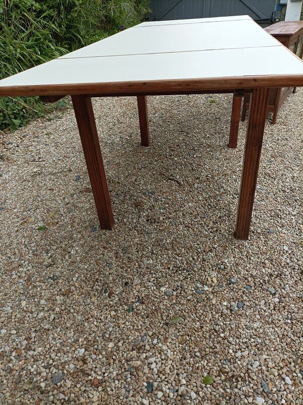 Table en bois massif