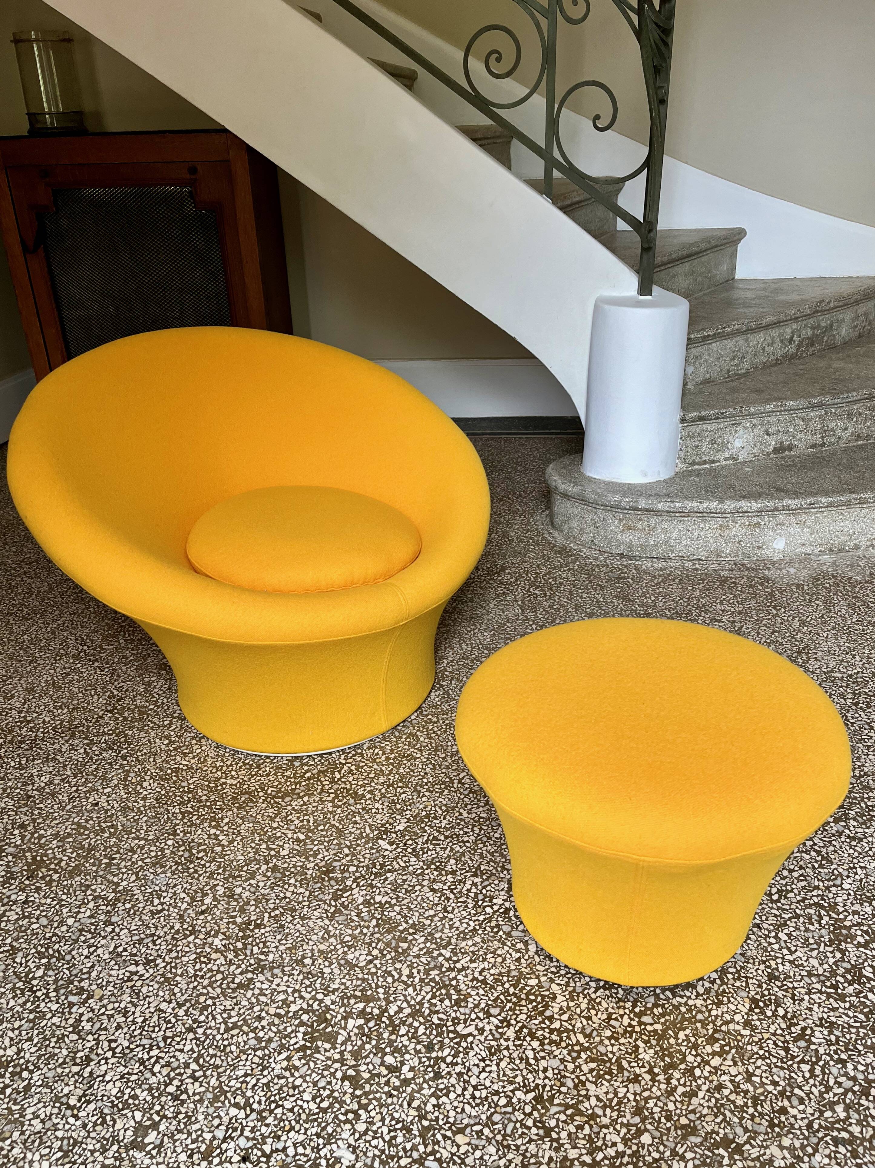 Mushroom armchair and ottoman by Pierre Paulin, Artifort Edition, 1960