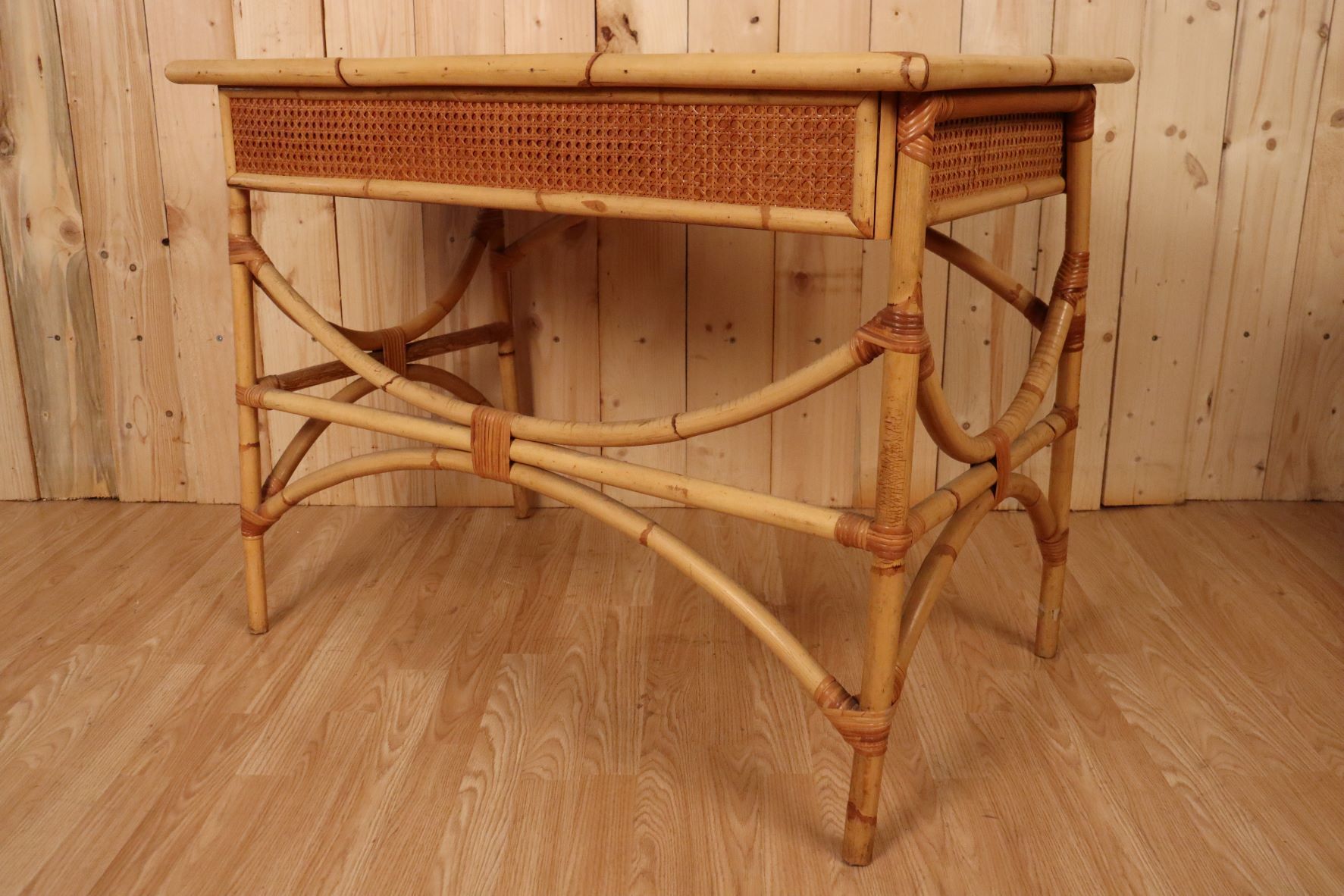 Rotin & cannage office