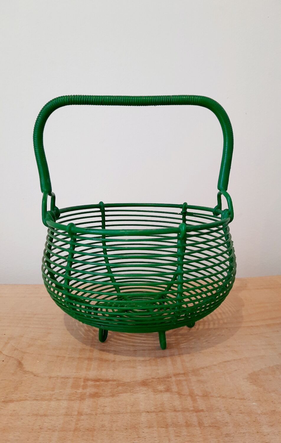 Vintage salad basket