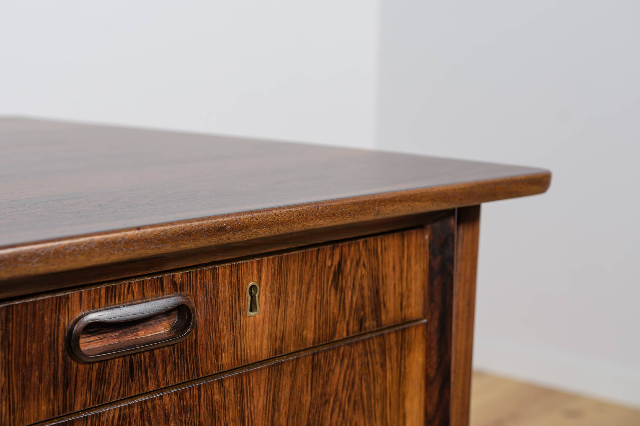 Mid-Century Modern Danish Rosewood Desk by Svend Åge Madsen for H.P. Hansen, Denmark, 1960s