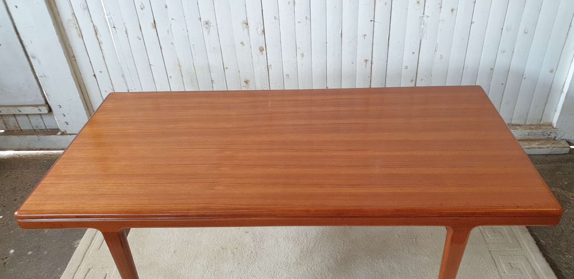 Table vintage en teck datant des années 60