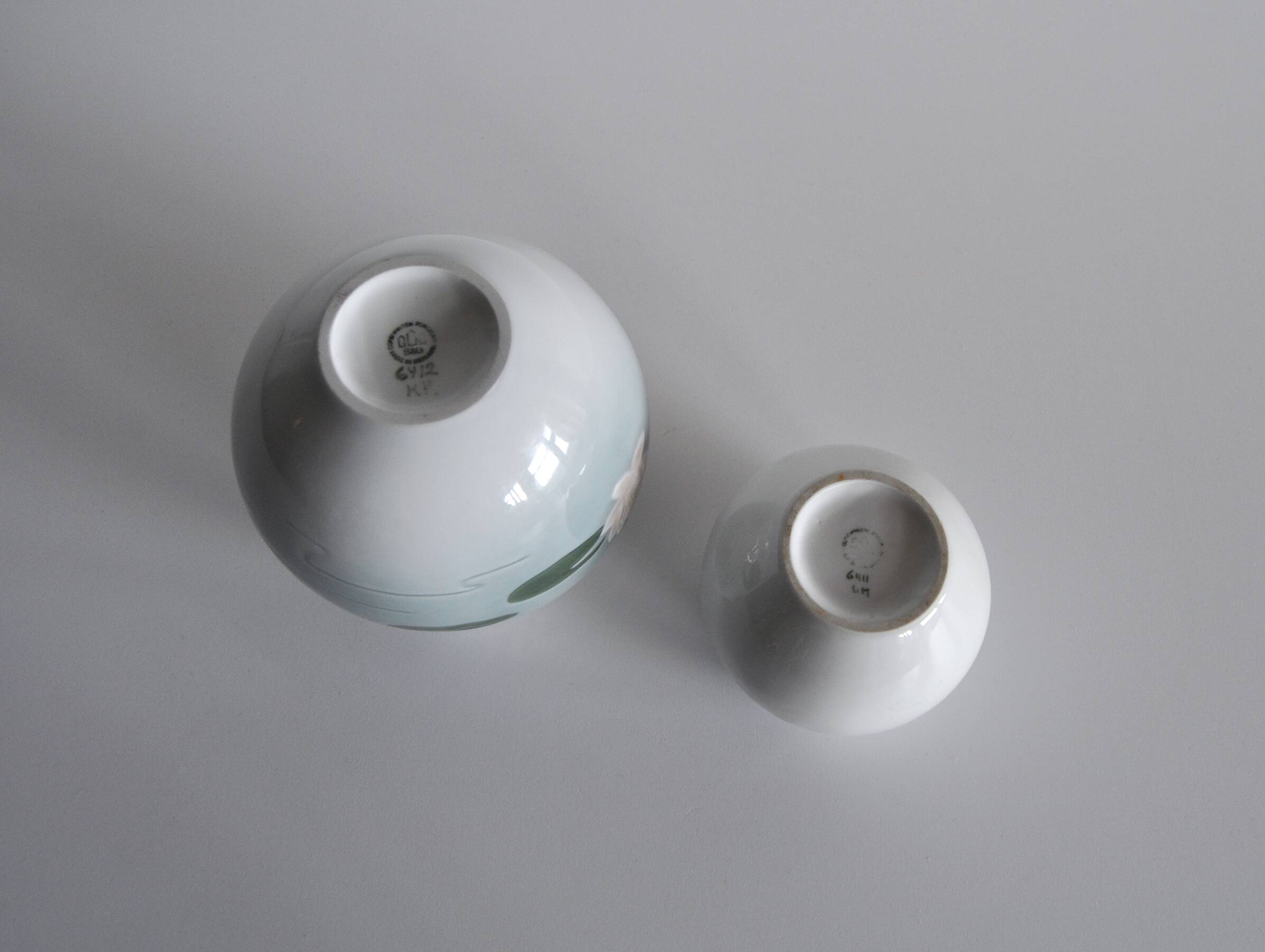 Vases de Bing & Grøndahl de la série Nénuphar, début du 20e siècle.