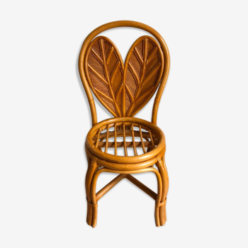 Leaf-shaped rattan chair