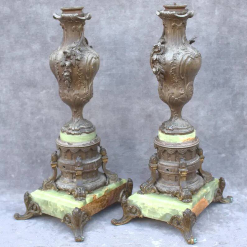 Pair of antique French Art Nouveau bronze vases on a marble base, fireplace decoration, 1800s, Châteaucore cassolettes, unique piece.