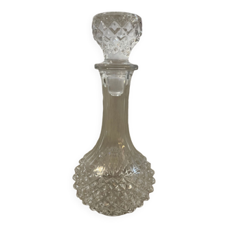 Carafe en verre ciselé