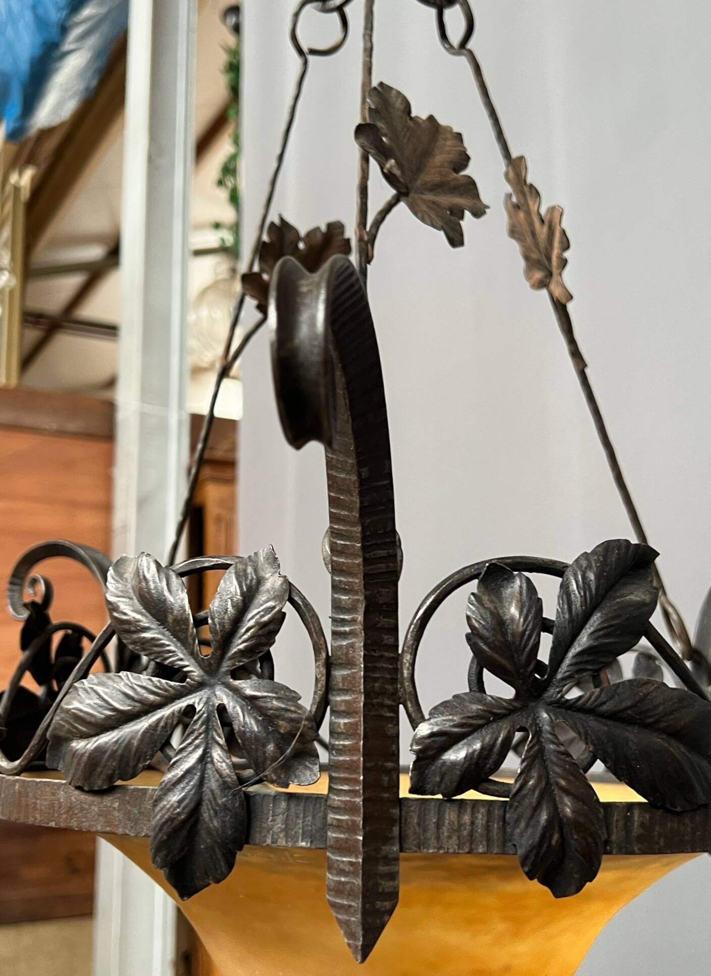 Muller Frères Lunéville (1895 - 1933). Art Nouveau style chandelier.