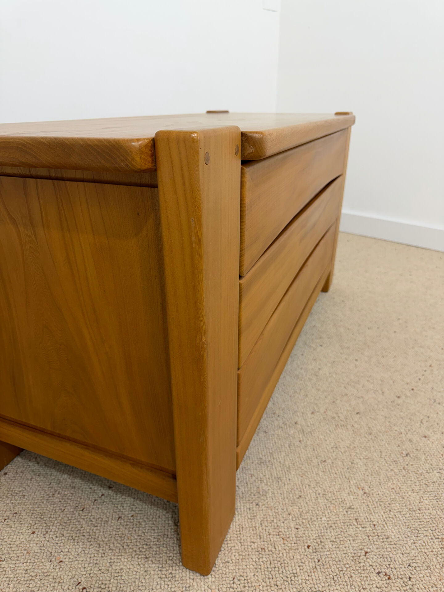Commode vintage en orme – années 70