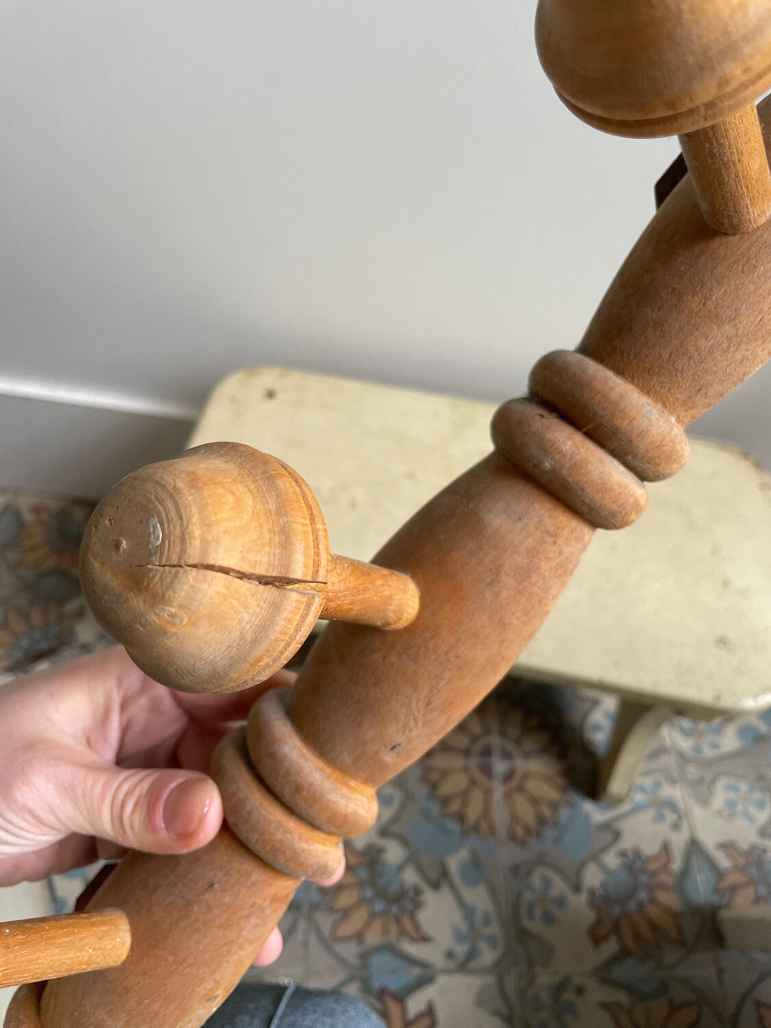 Wall coat rack with 3 hooks