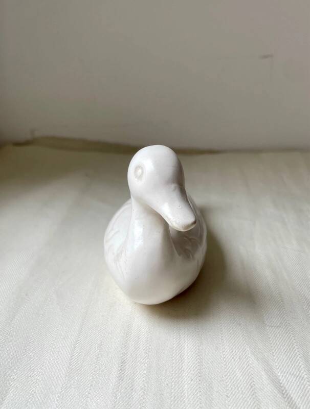 11 cm duck in vintage white earthenware