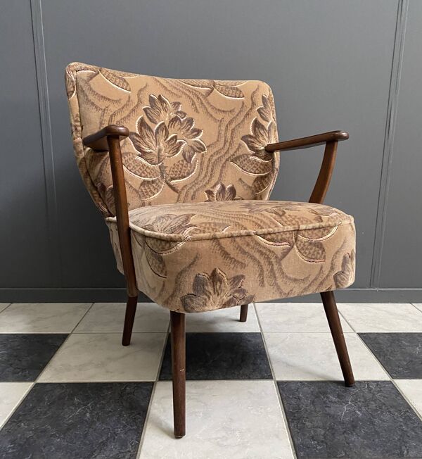 Fauteuil cocktail à imprimé floral des années 1960 avec accoudoirs.