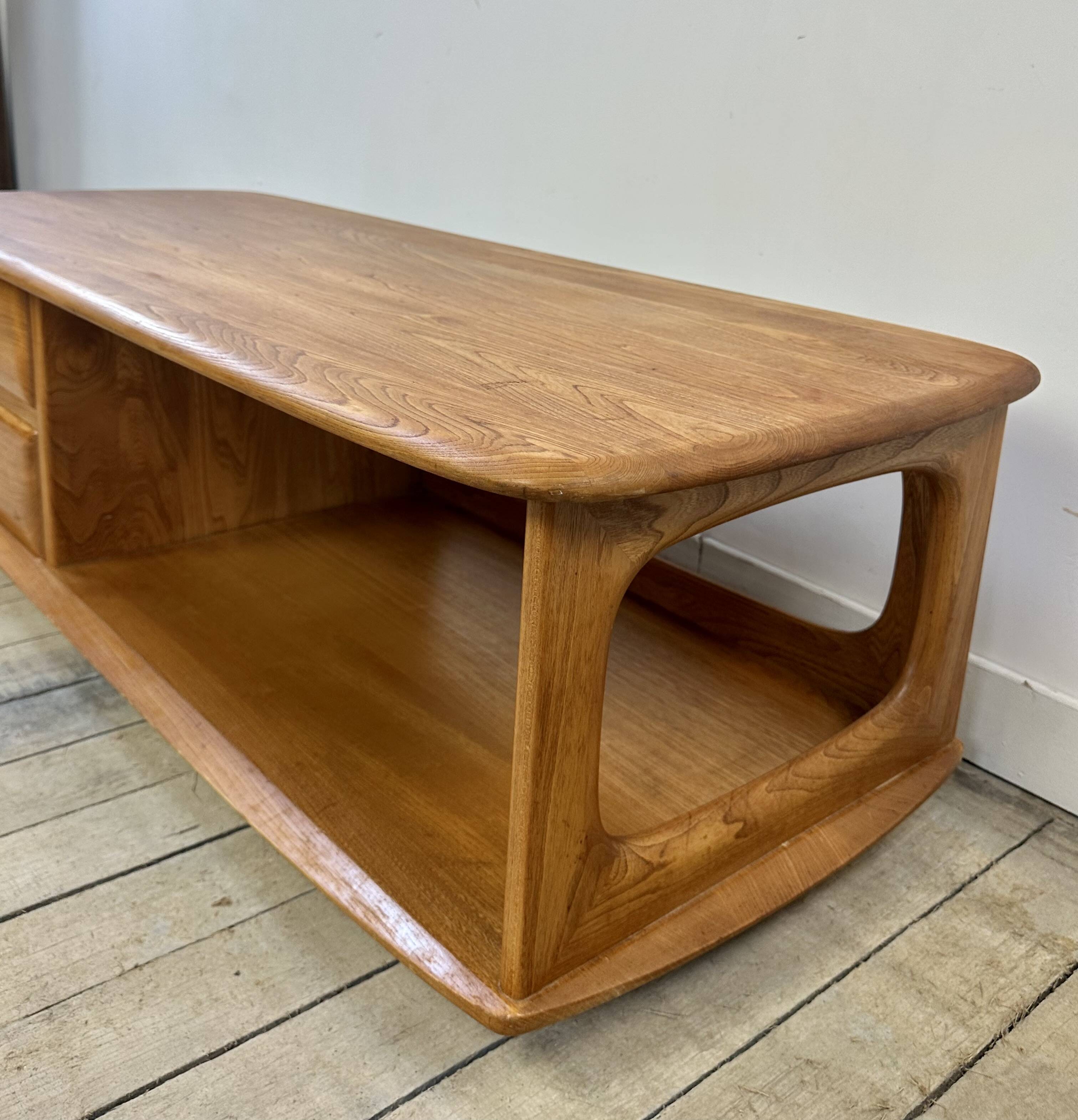 Coffee table / storage unit in solid elm ERCOL Minerva 1980s