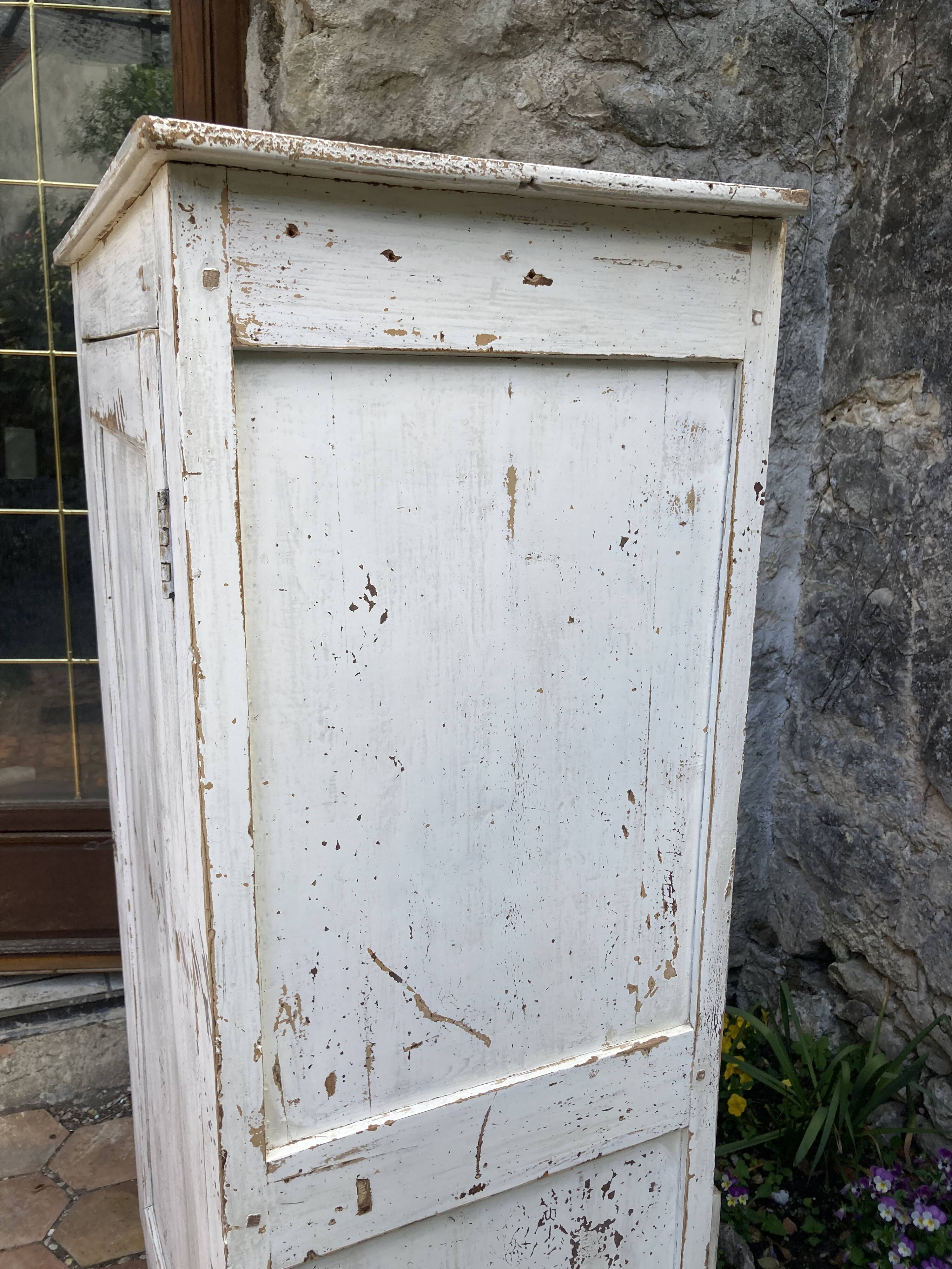 Armoire ancienne - bonnetière parisienne