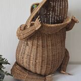 Vintage rattan frog magazine rack