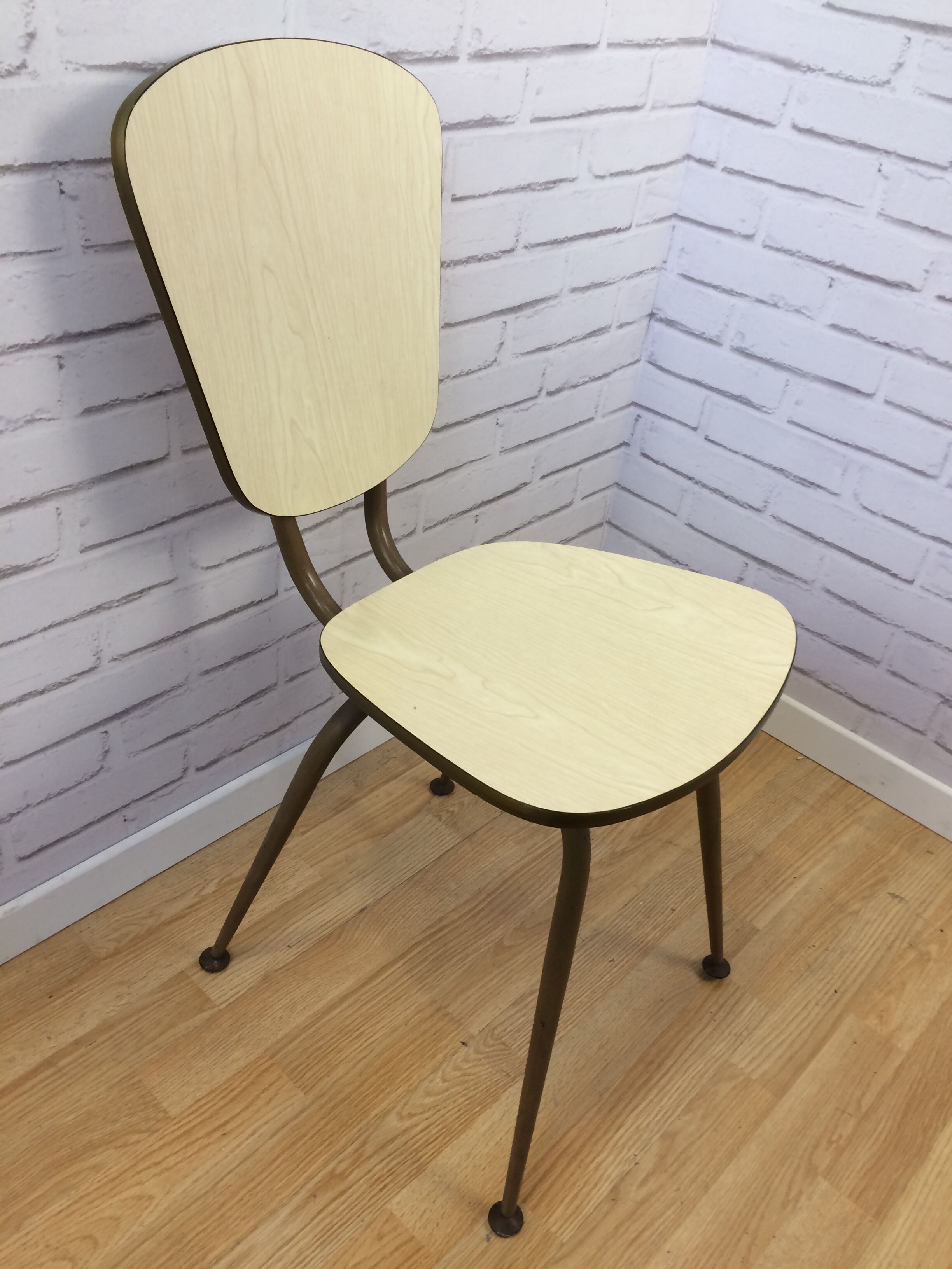 Lot of 5 beige Formica chairs