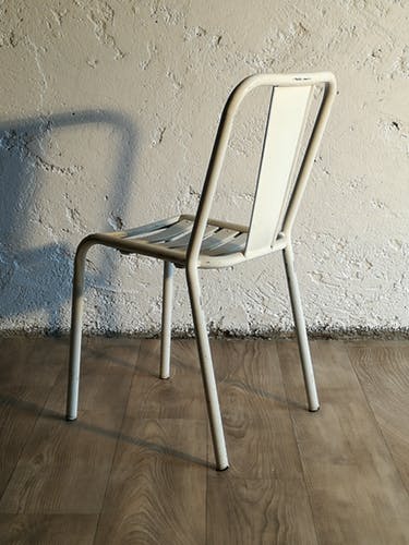 Chaise métal tolix T4 de Xavier Pauchard