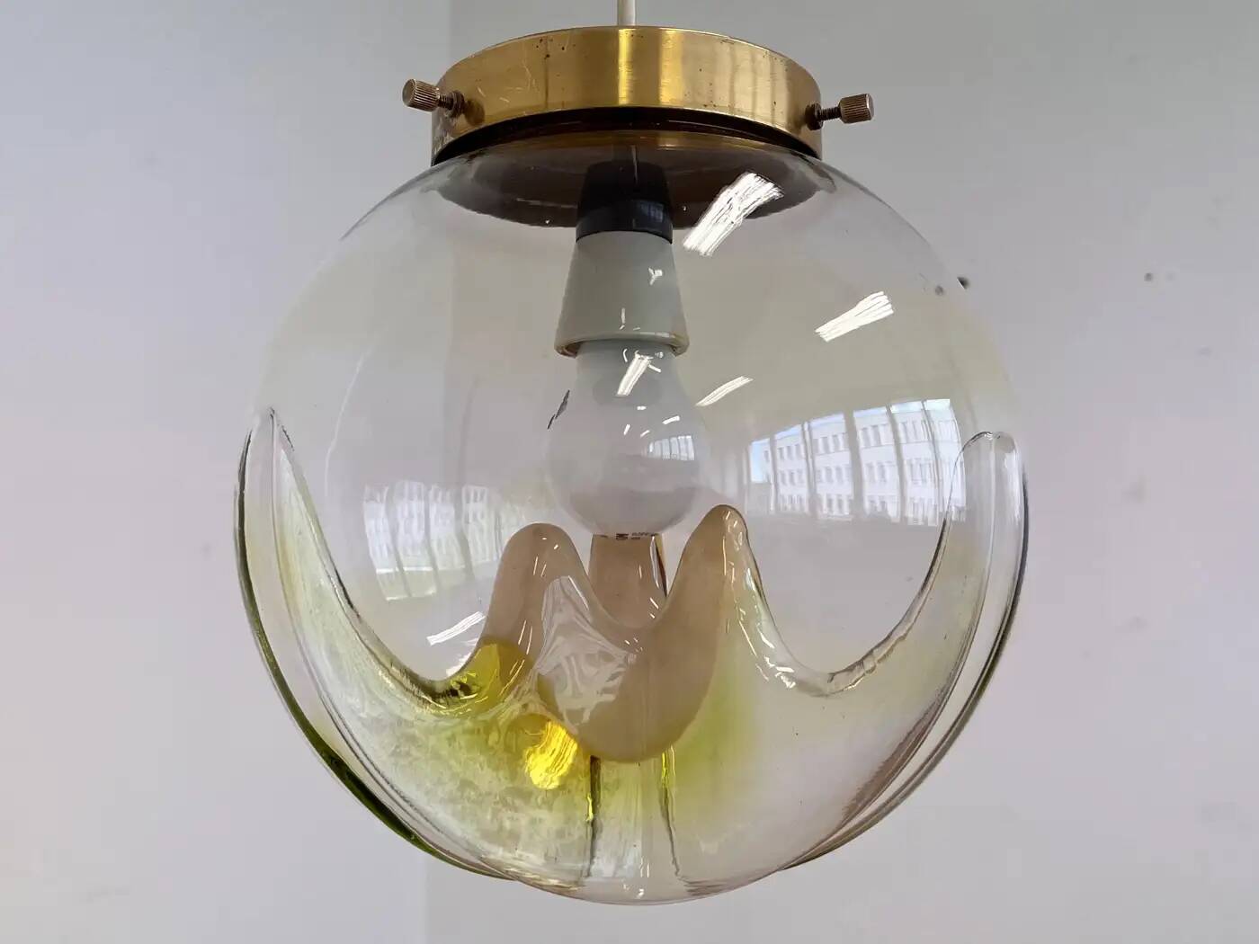 Ensemble de trois pendentifs en laiton et en verre d'art de Murano - Italie, années 1970