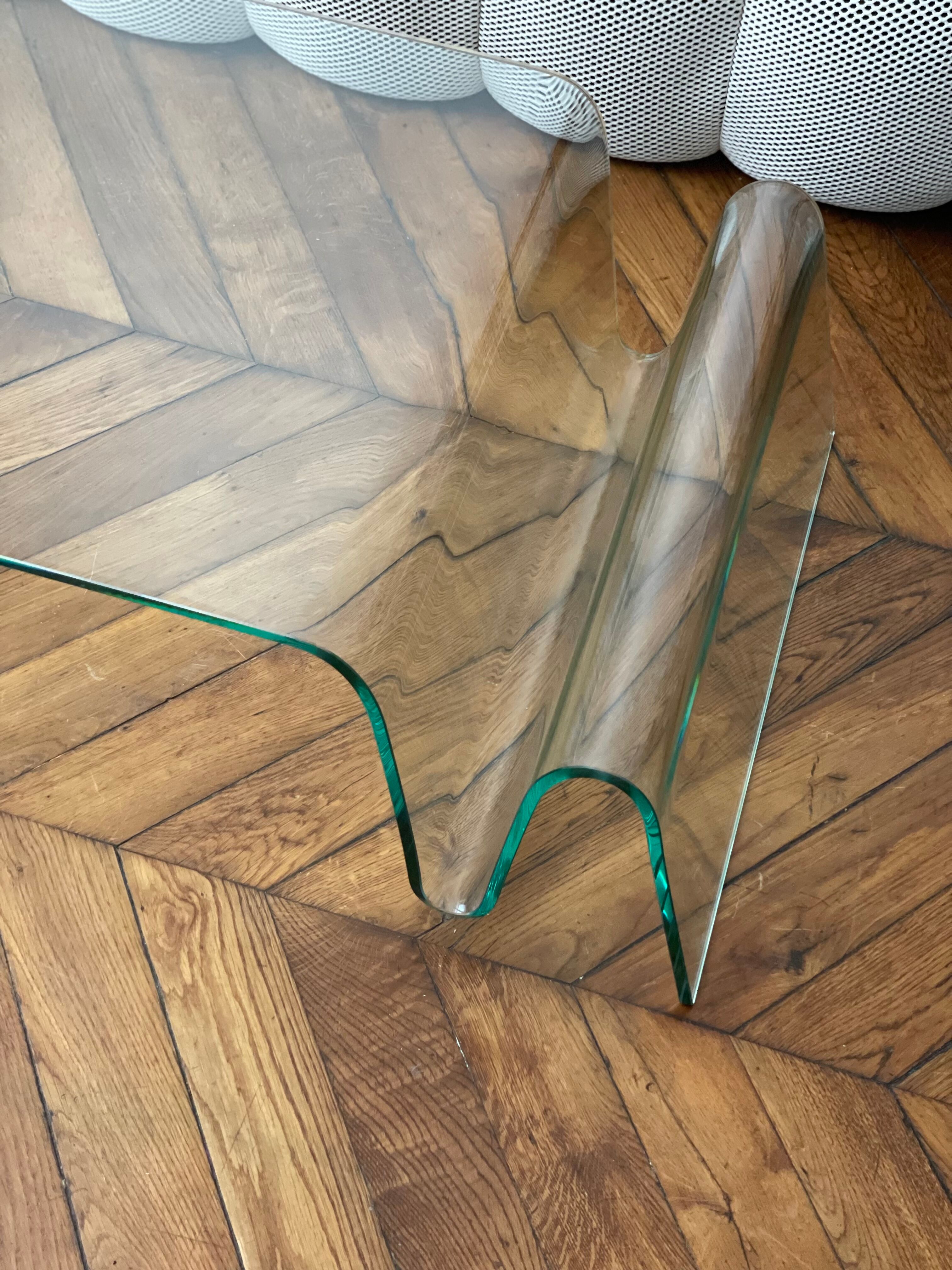 Vintage coffee table in curved corrugated tempered glass minimalist design