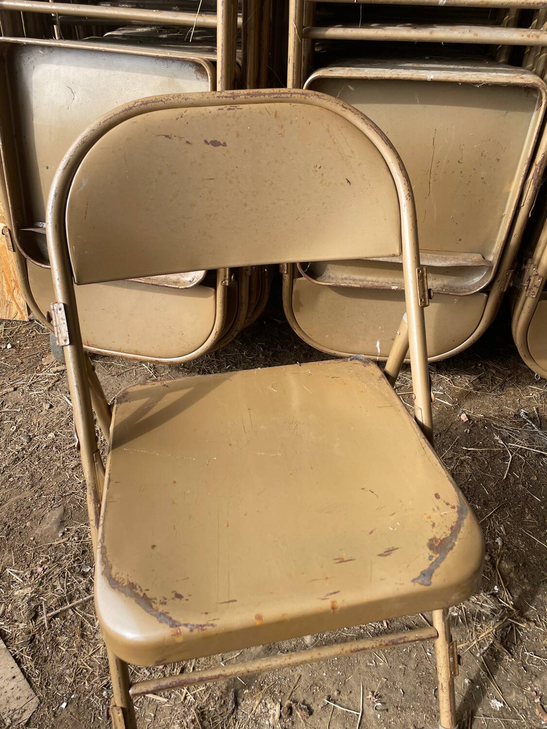 Chaises pliantes en métal