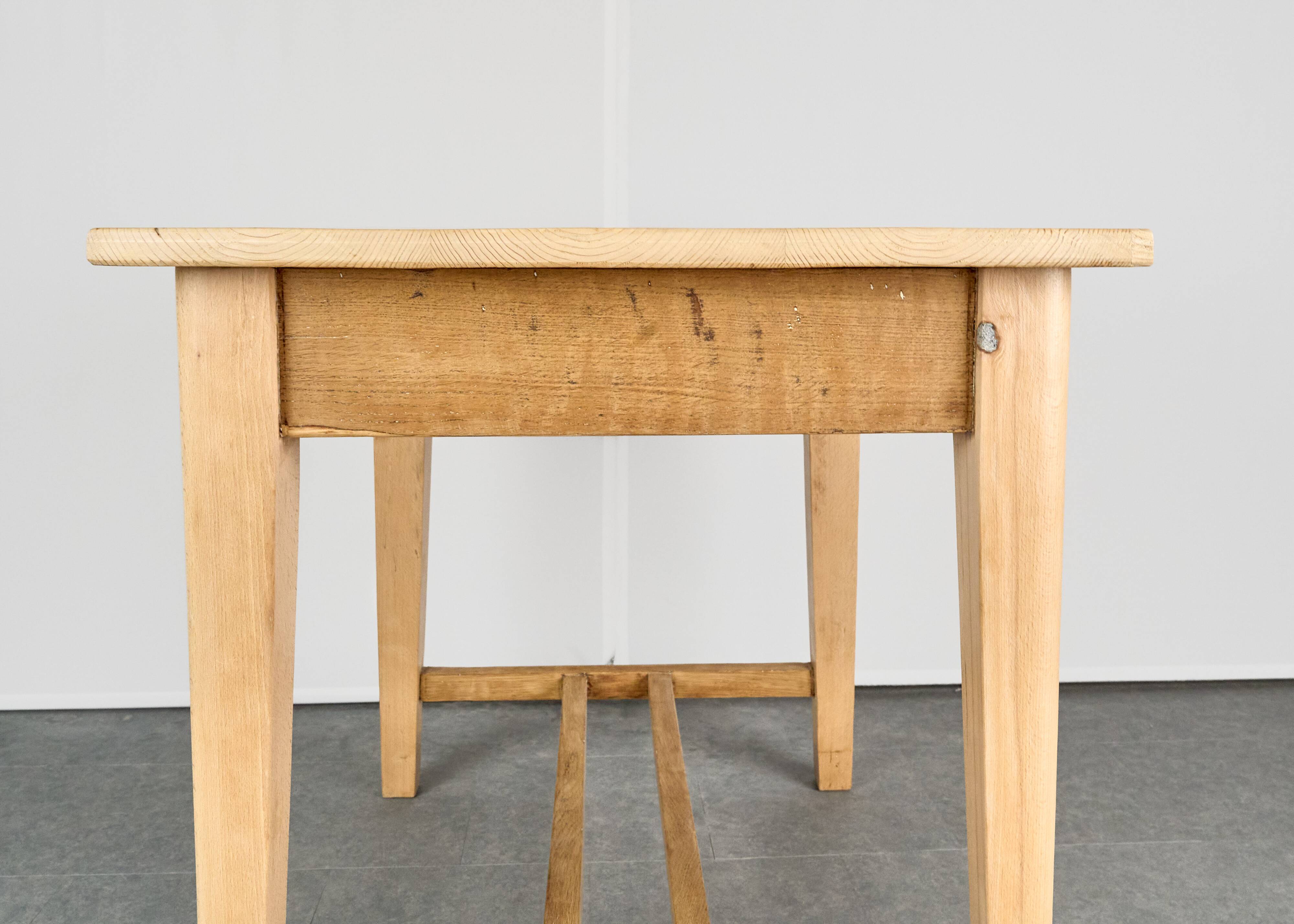 Table en bois vintage, Tchécoslovaquie