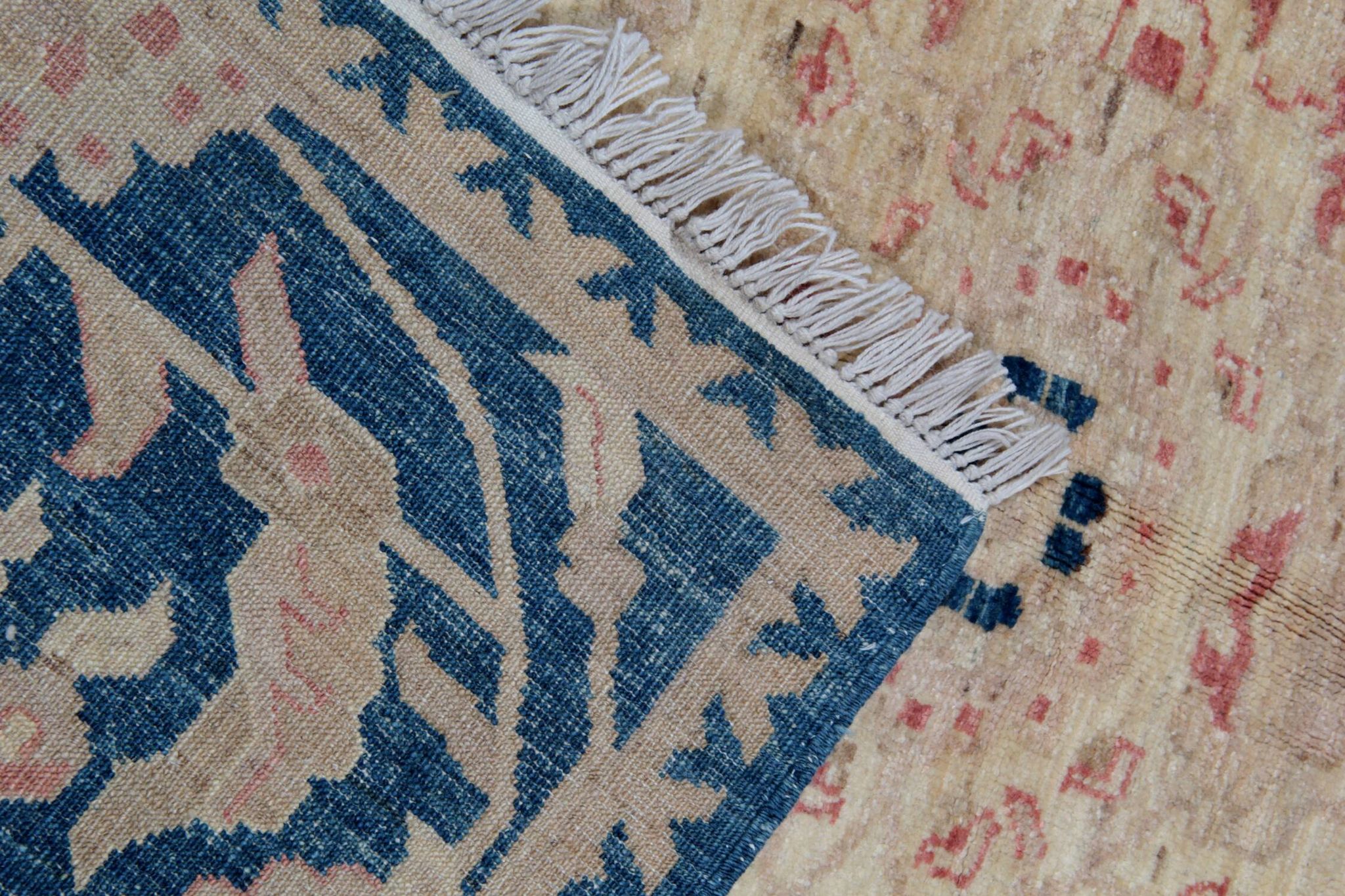 Tapis en laine crème floral Zeigler à nouer à la main, bleu clair, pour intérieur.