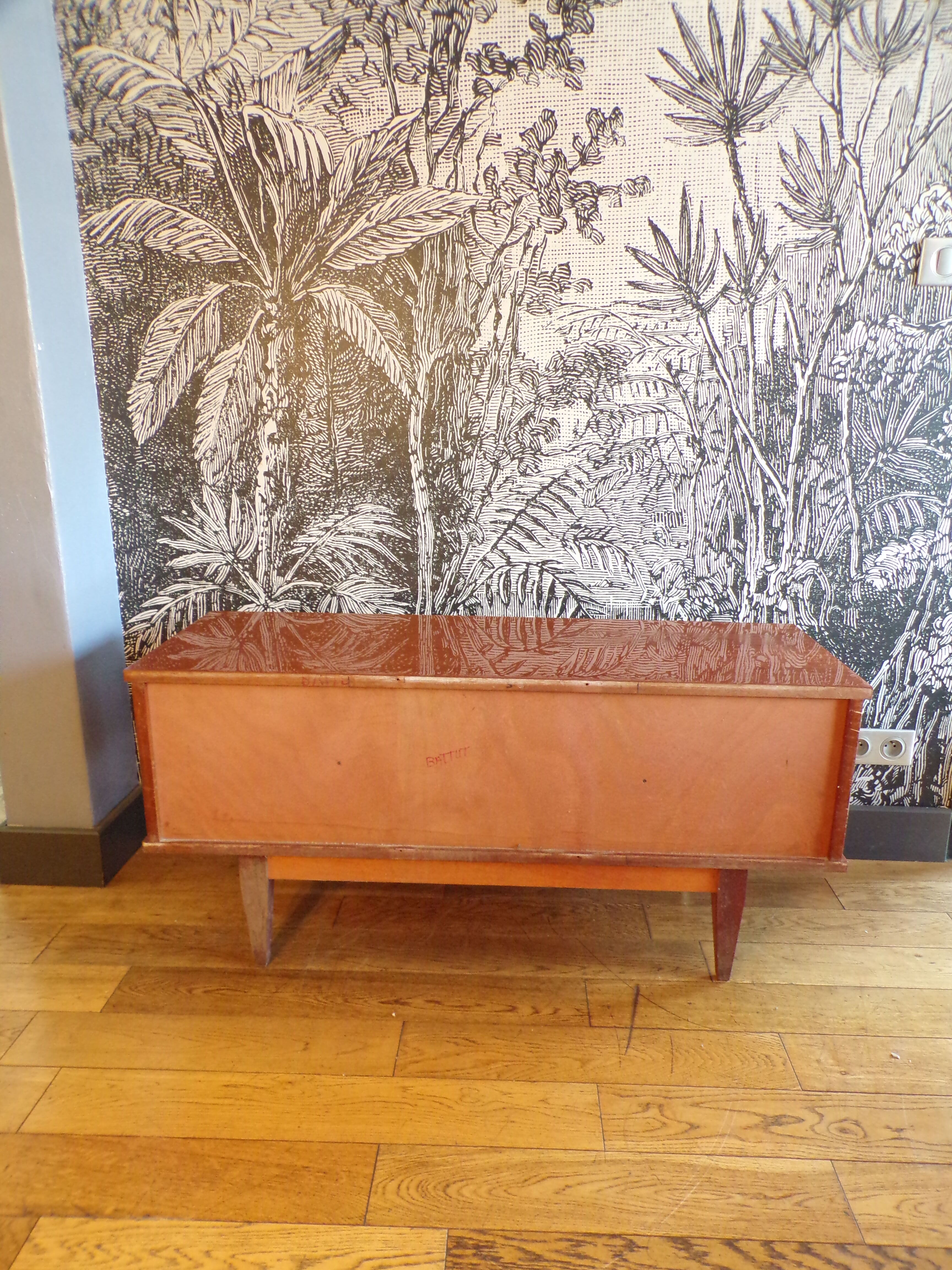 Sideboard in varnished teak