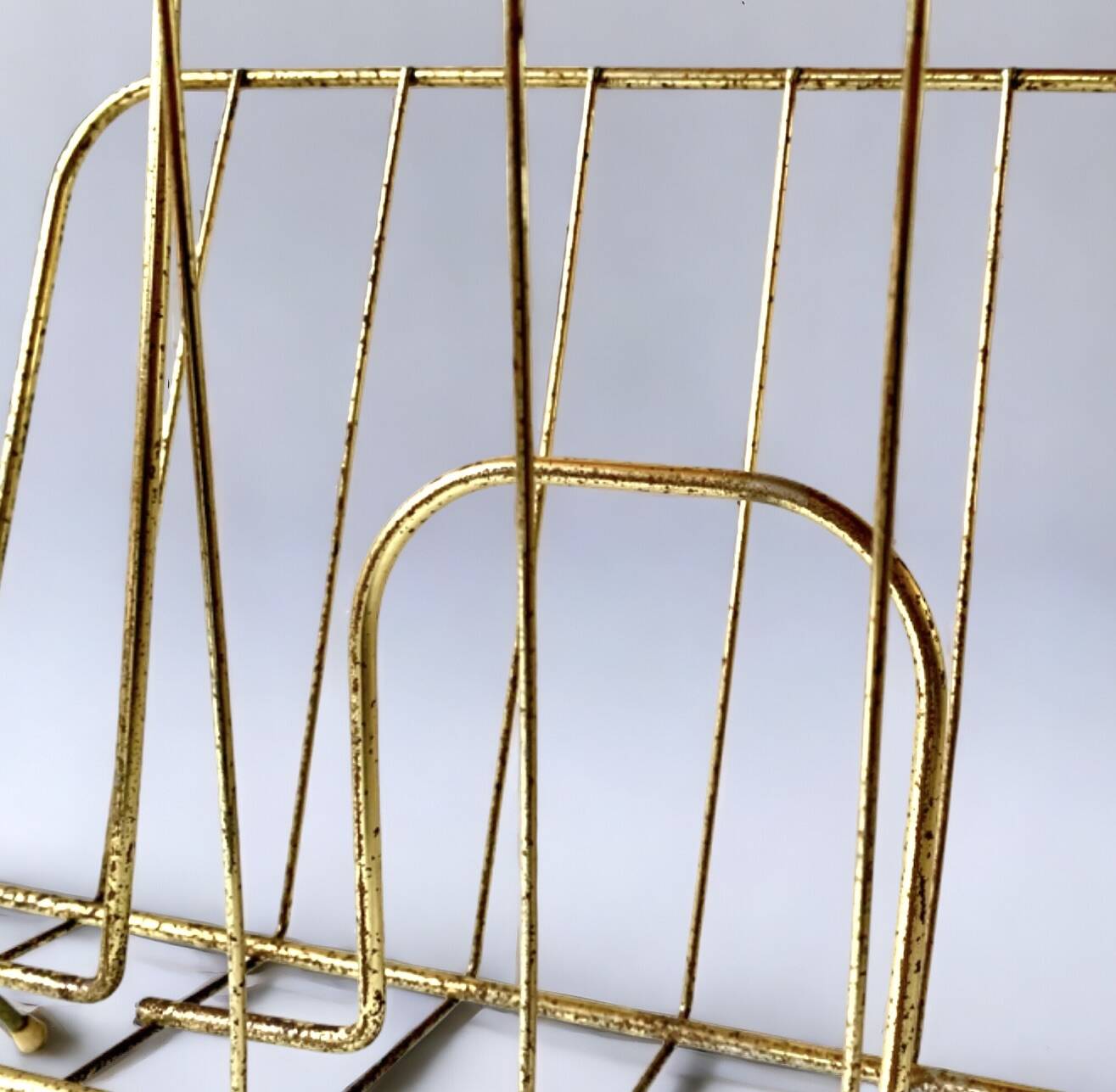 Porte-revue vintage en laiton