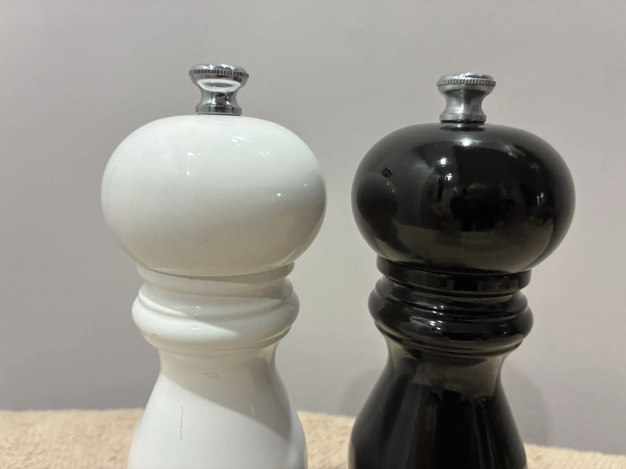 Peugeot Paris salt and pepper mills, white and black lacquer, unused