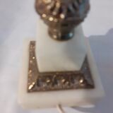 Table lamp with tulip