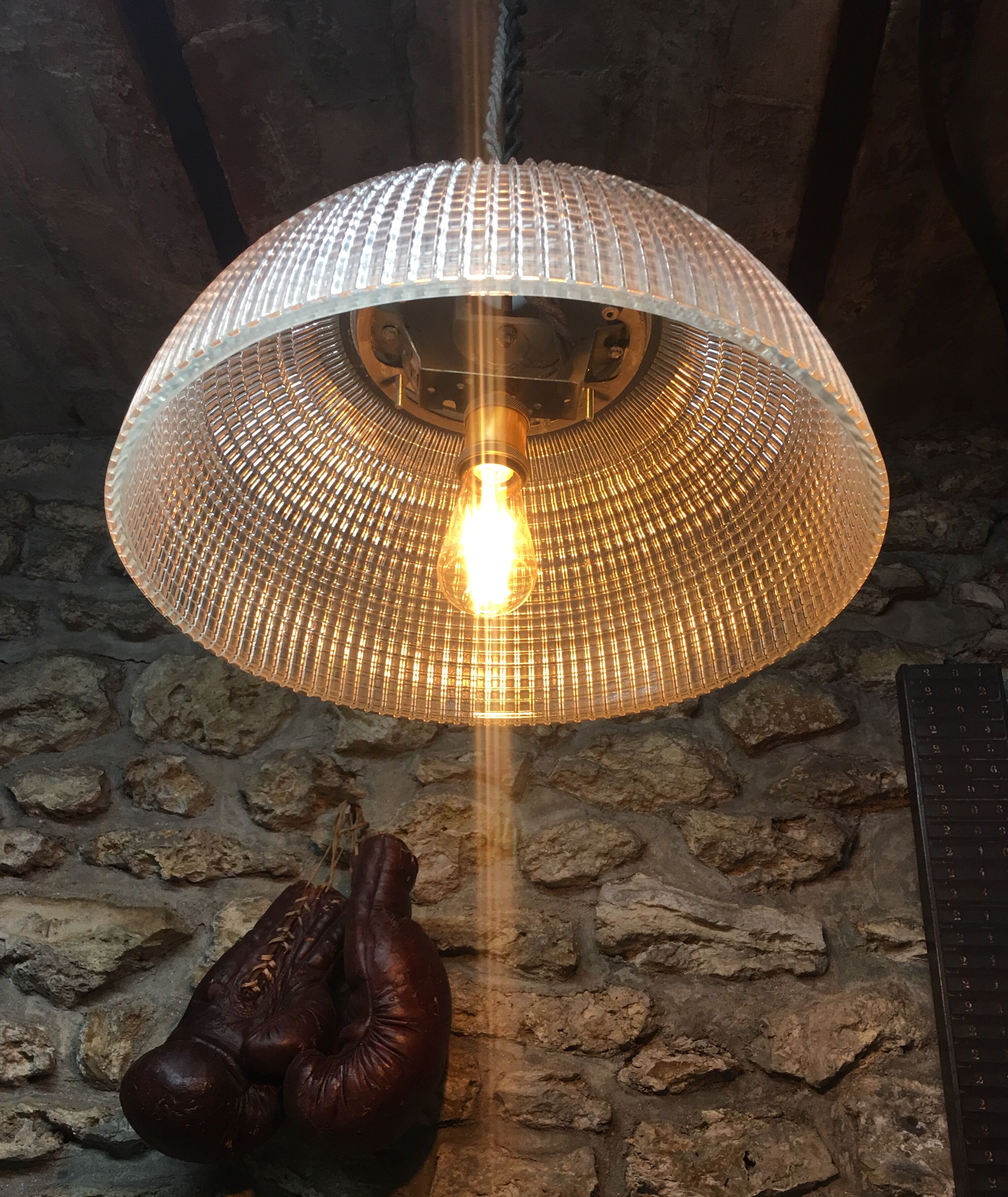 Half ball Holophane 1960 suspension