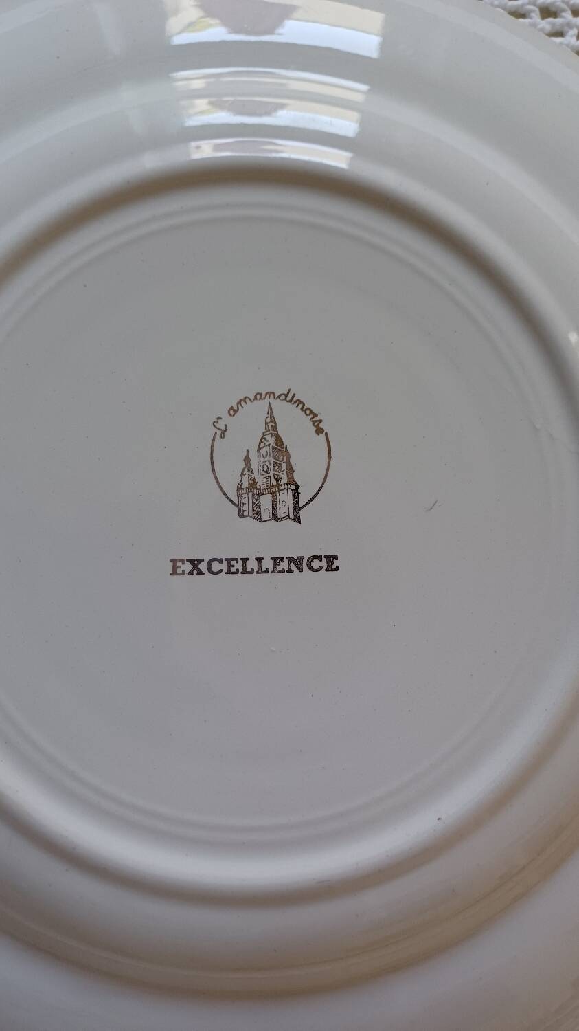 Excellence serving dish from L'amandinoise