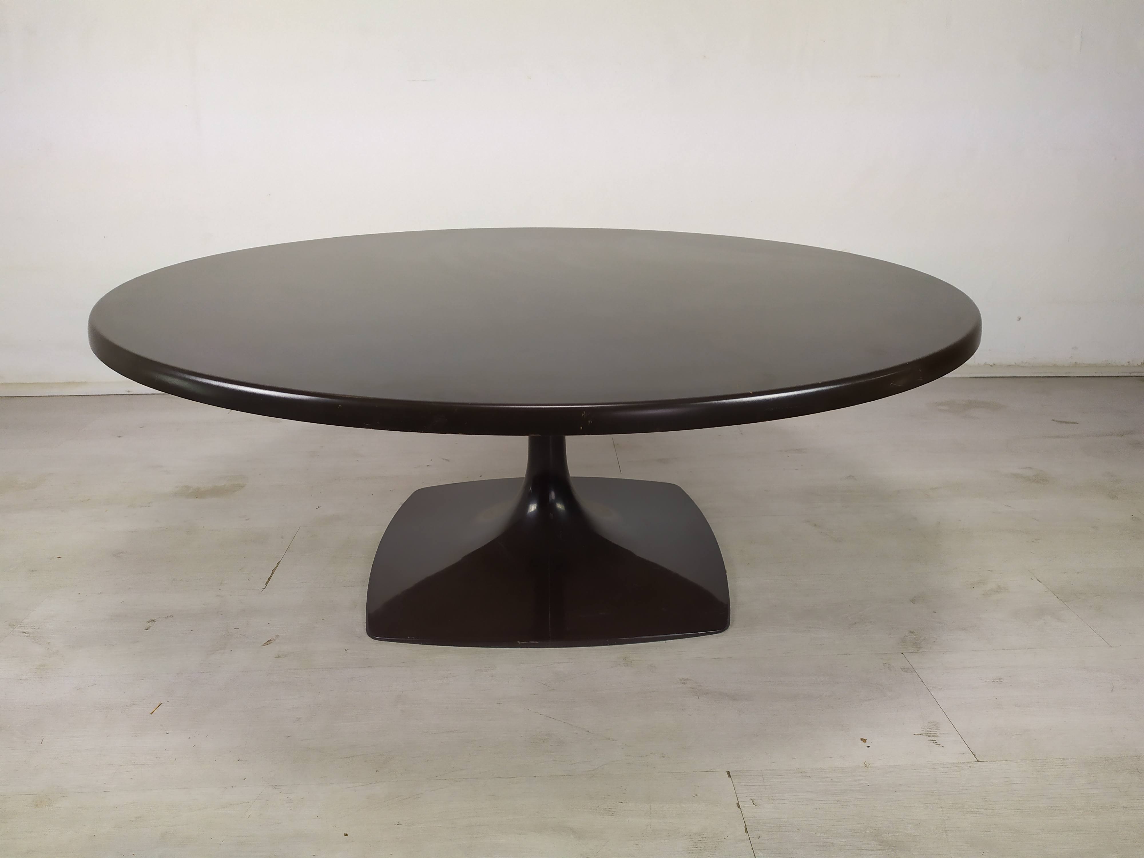 Round coffee table vintage tulip foot
