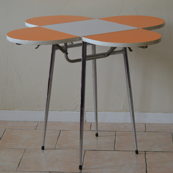 Entire table folding and stools orange and white formica 60s