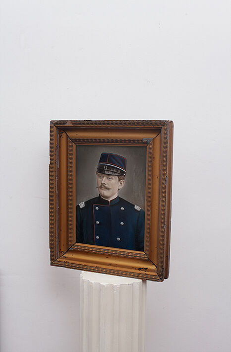 Portrait old man in gold frame