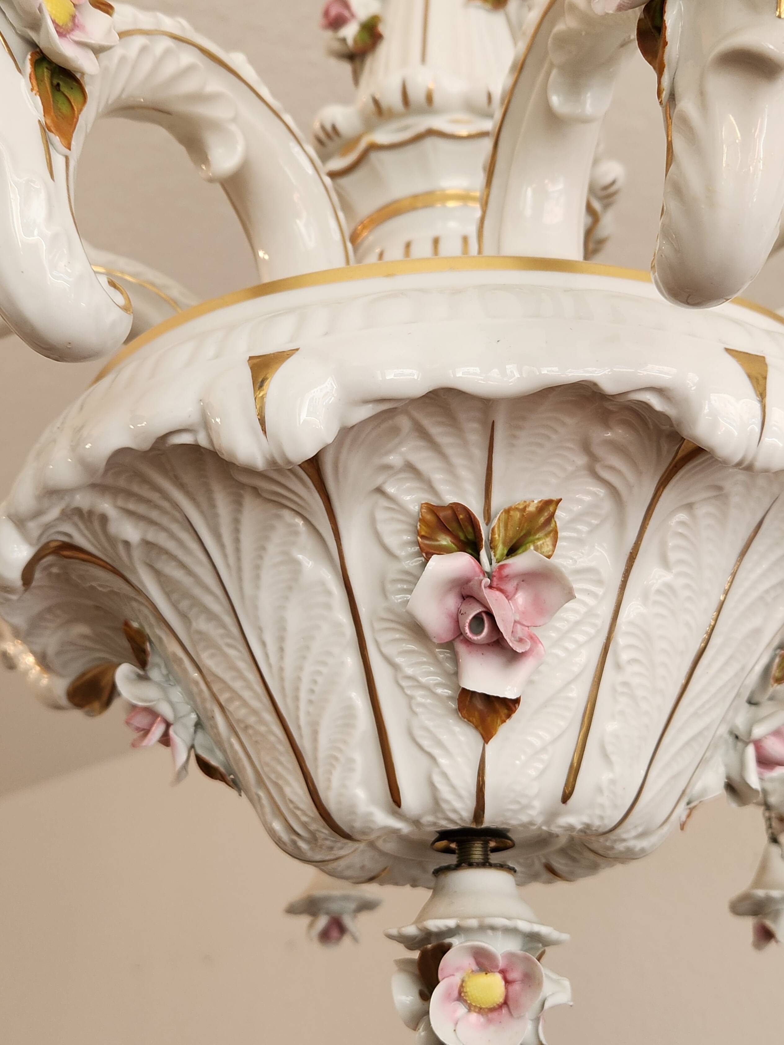 Large hand-painted gilded chandelier mangani ceramiche porcelain