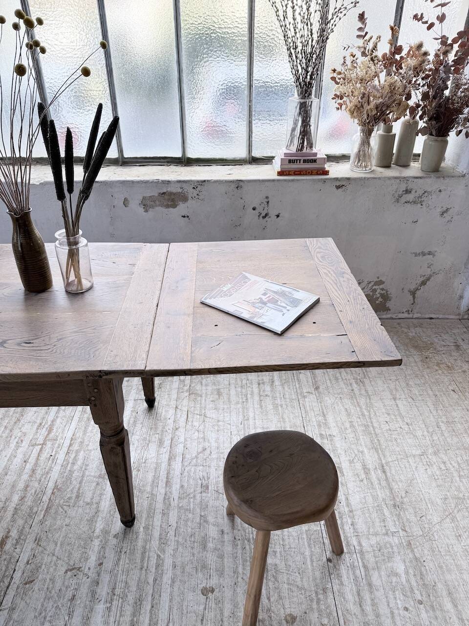 Solid oak farmhouse table with integrated extensions 1950