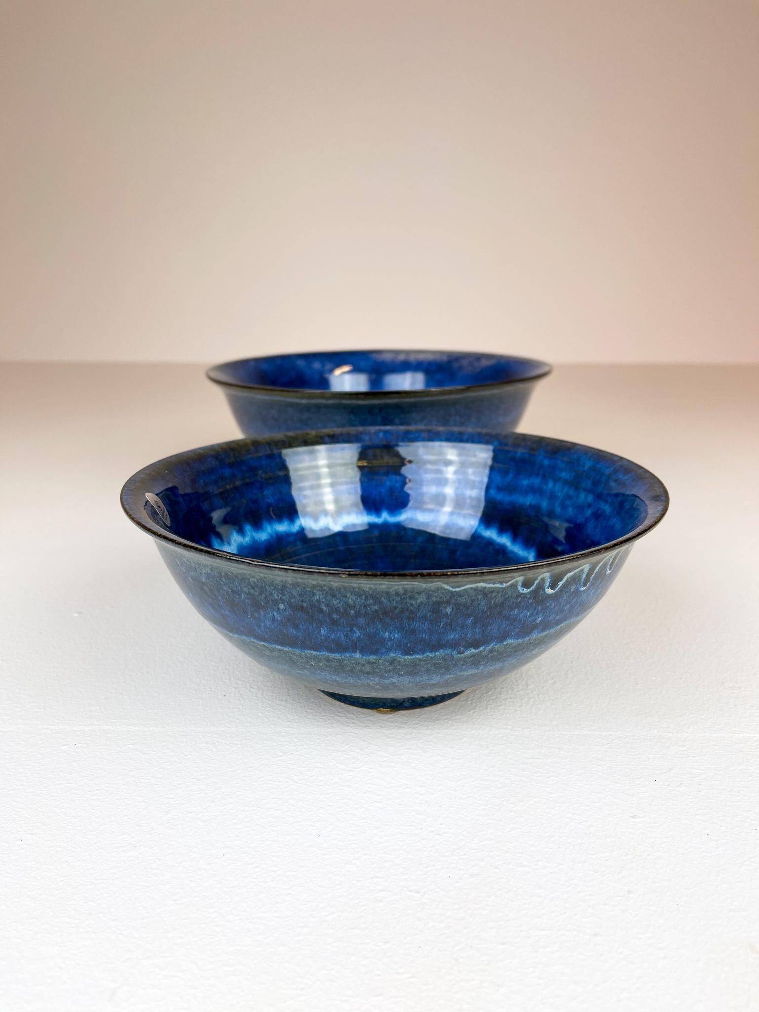 Modernist ceramic bowl by Carl-Harry Stålhane, Design Huset, Sweden.