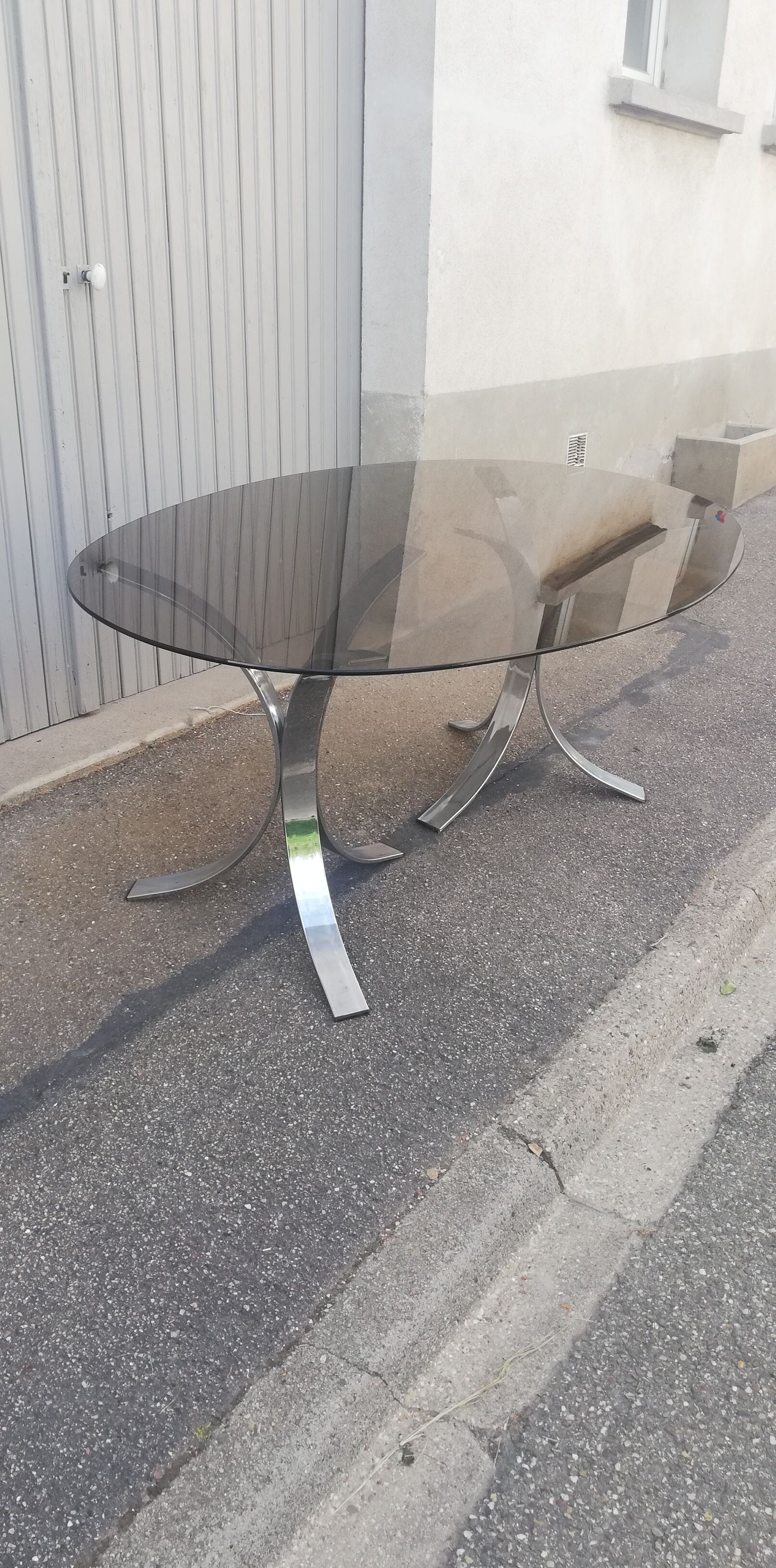 Table ovale vintage chrome et verre fumé