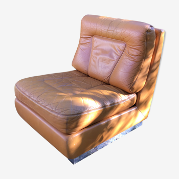 Jacques Charpentier design heater, vintage leather armchair.
