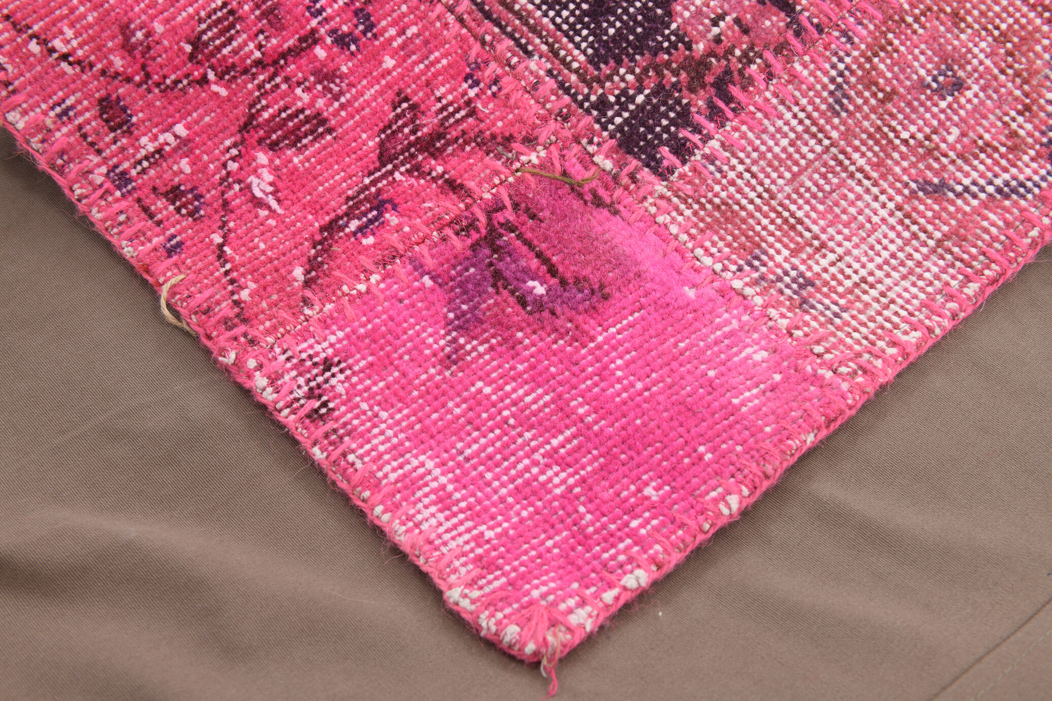 7x10 distressed pink turkish rug 300x208cm