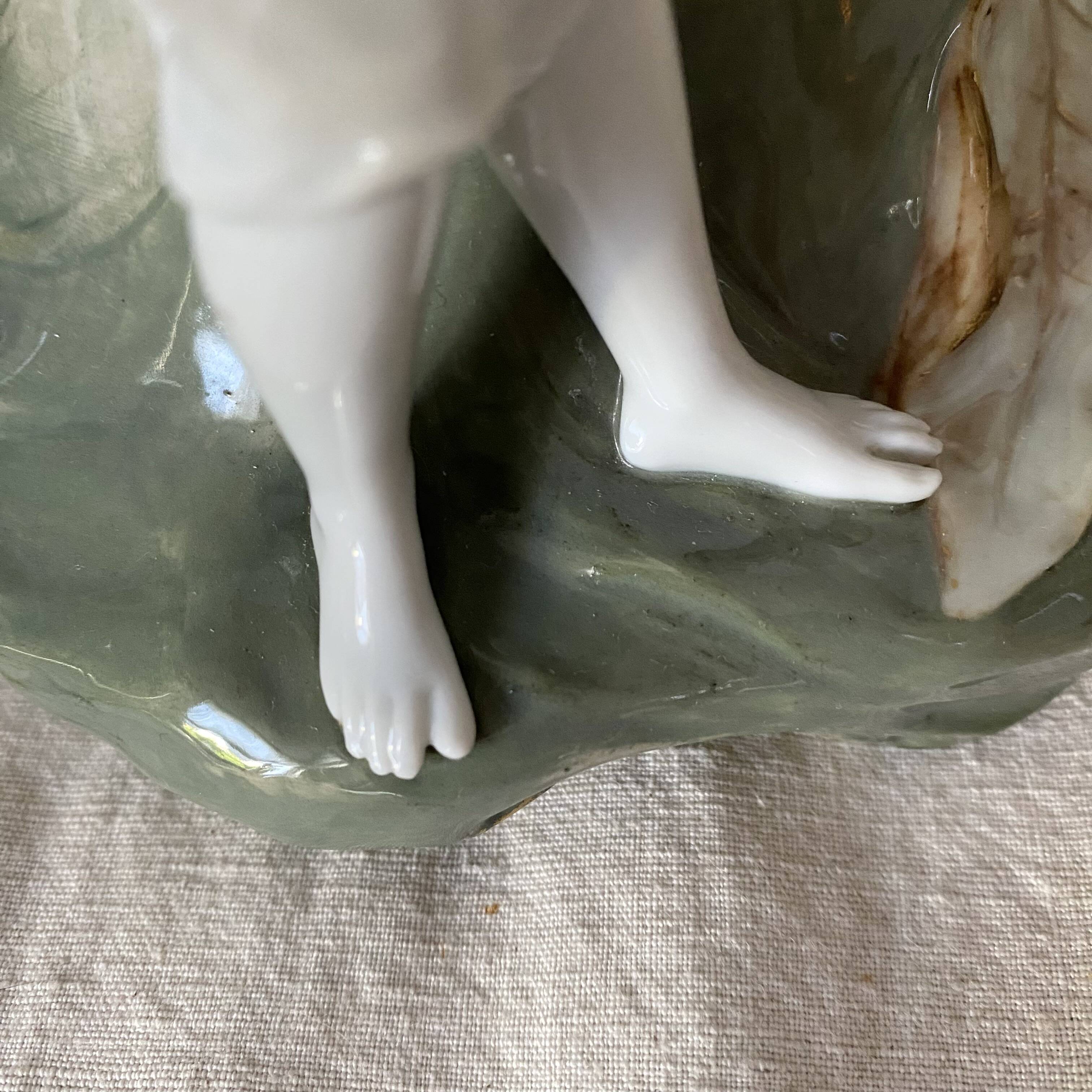 Vase art nouveau en barbotine