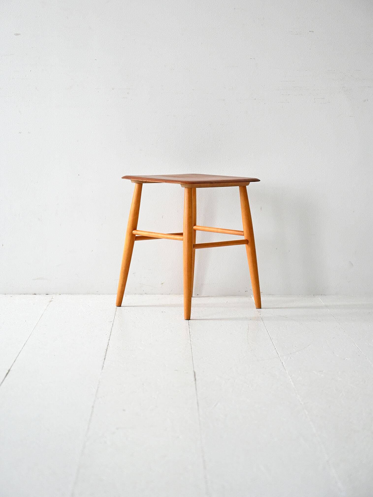 Tabouret Fanett par Ilmari Tapiovaara