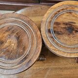 Round coffee table and 2 tripod stools