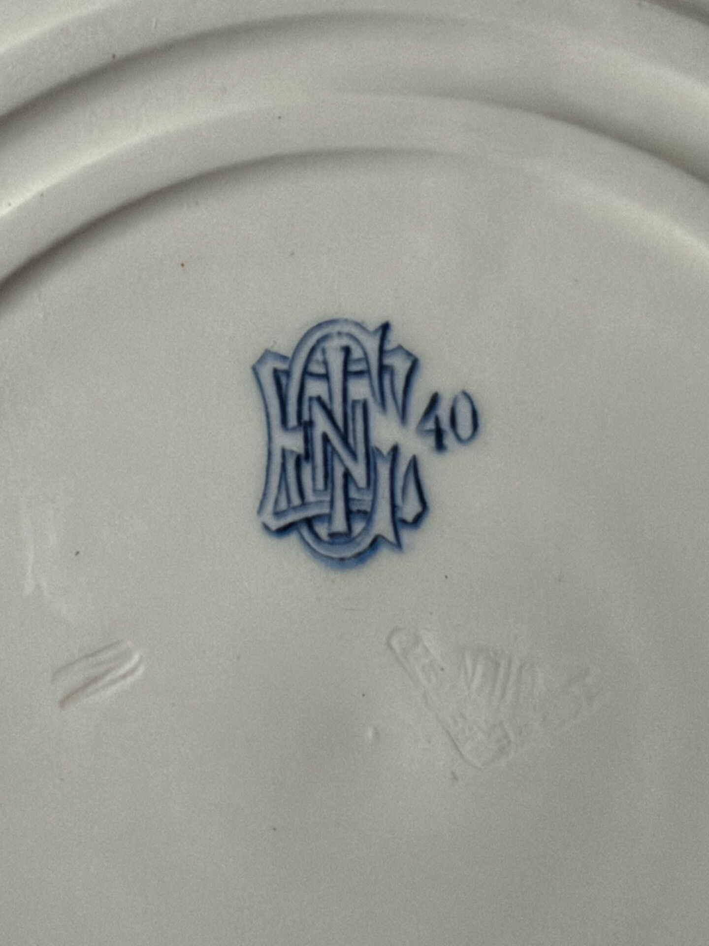 Large royal blue plate made of earthenware from 1875 Gien.
