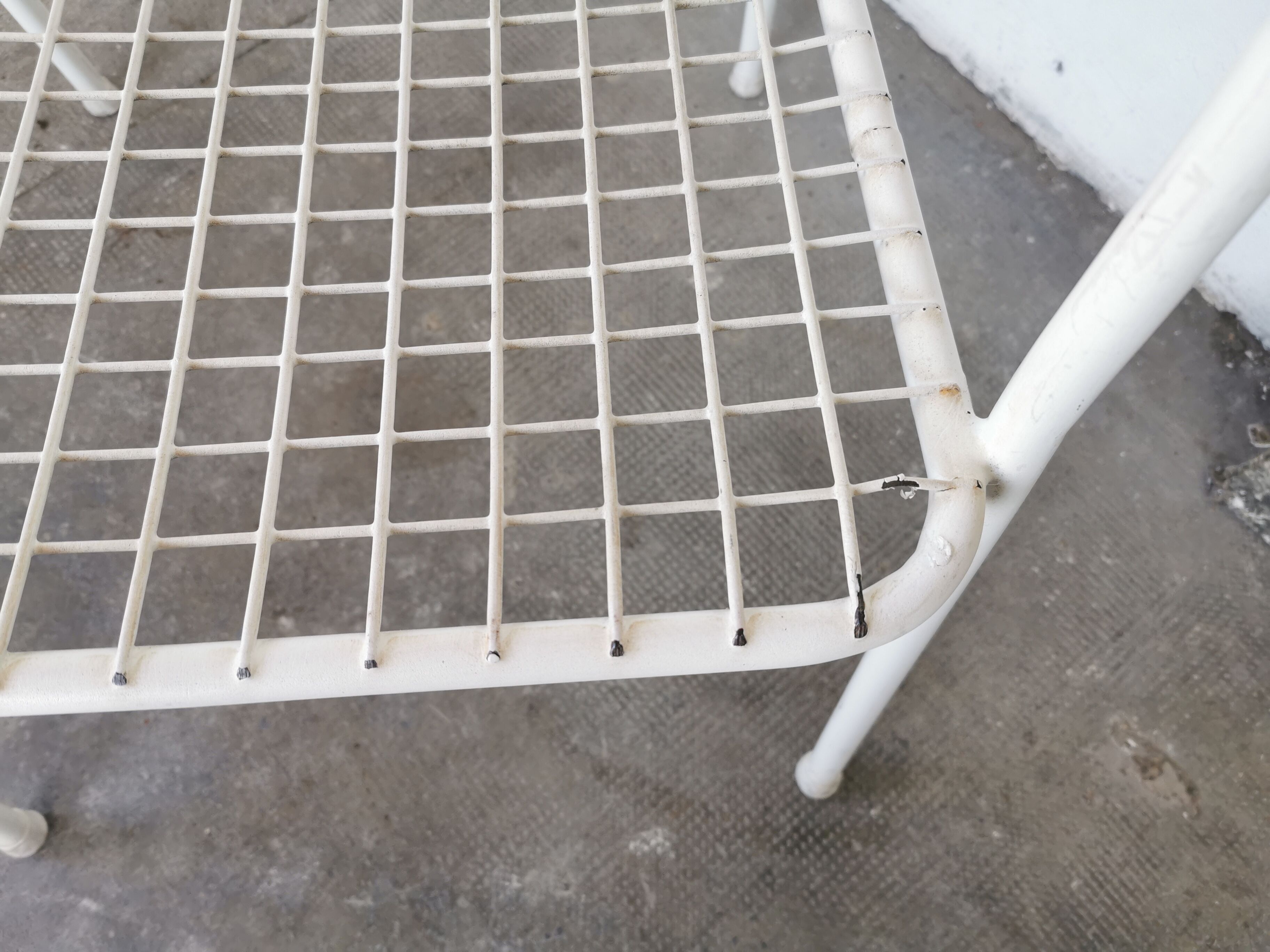 Emu chair, rio, in white metal mesh