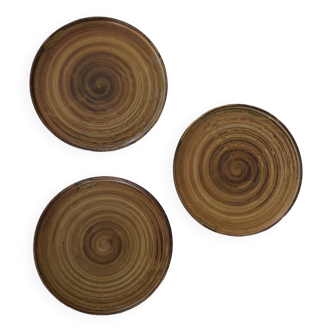 Set of 3 artisanal stoneware plates signed with swirl log effect