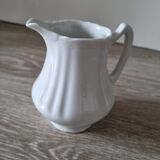 Pot à lait en porcelaine