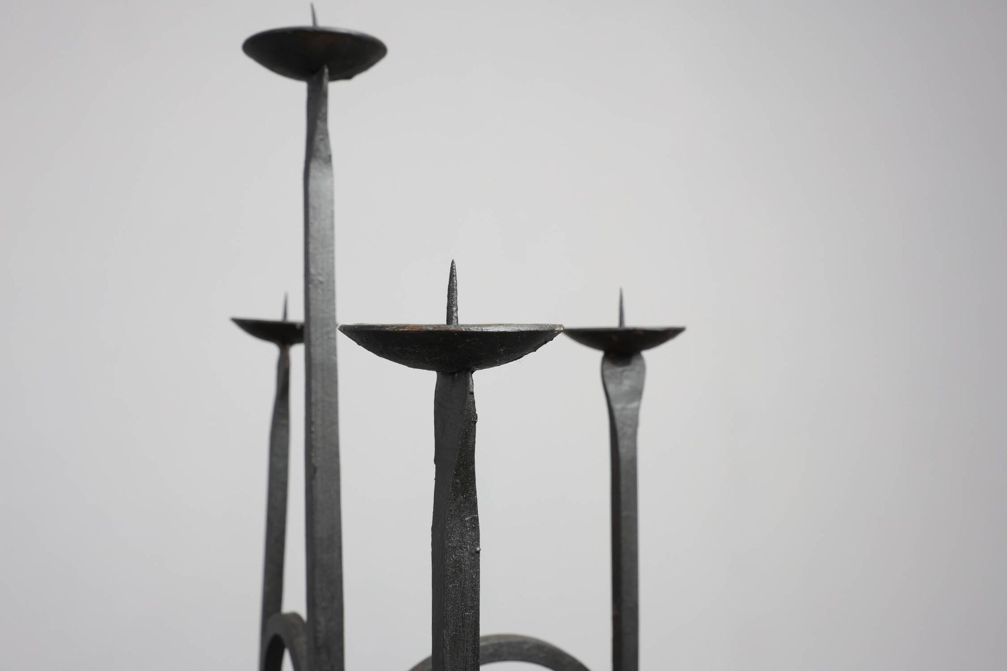 Candelabre en fer forgé néo-gothique, France, 19e siècle