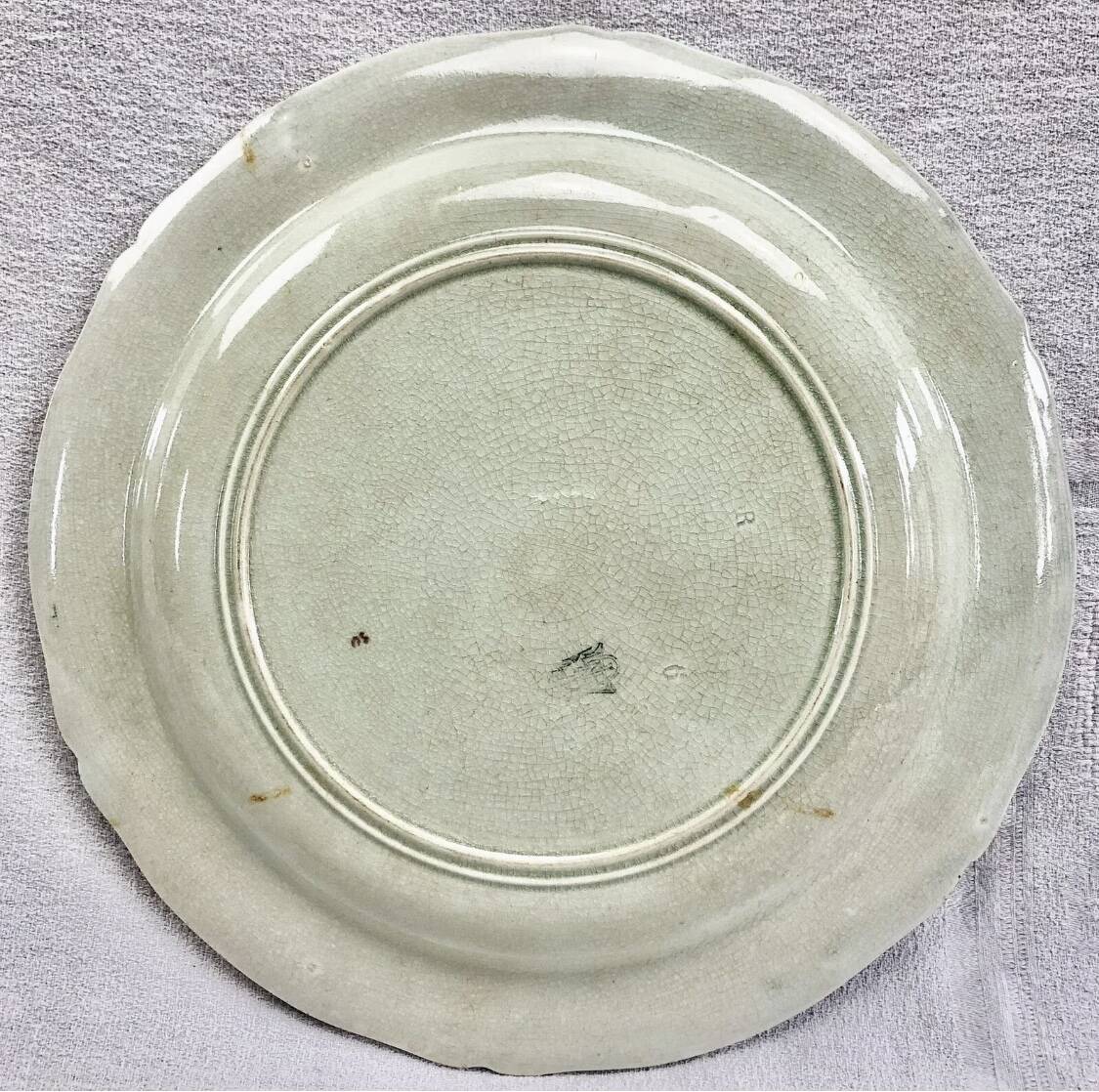 Round semi-hollow dish 31 cm Gien cornucopia XIX